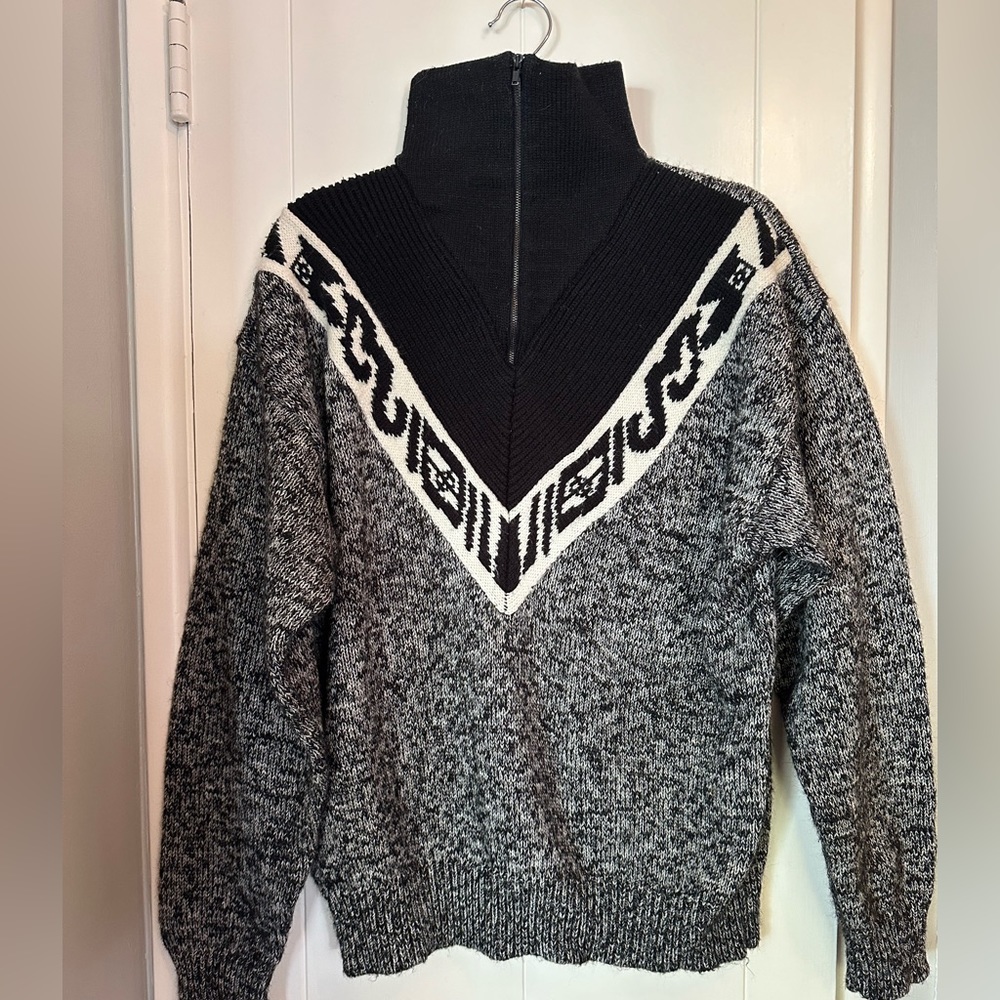 Vintage ‘80s acrylic ski pullover sweater v-zip neck with zip